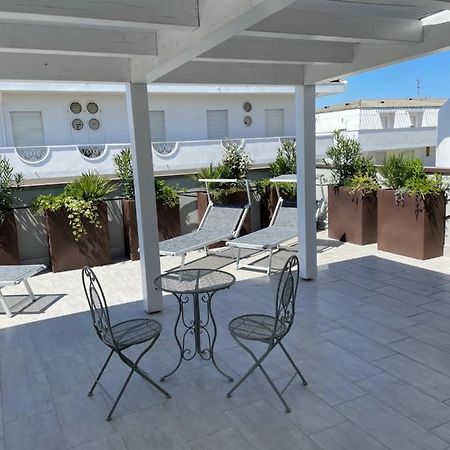 Casa Plauto Attico Senza Cucina Without Kichen Apartment Bellaria-Igea Marina Bagian luar foto