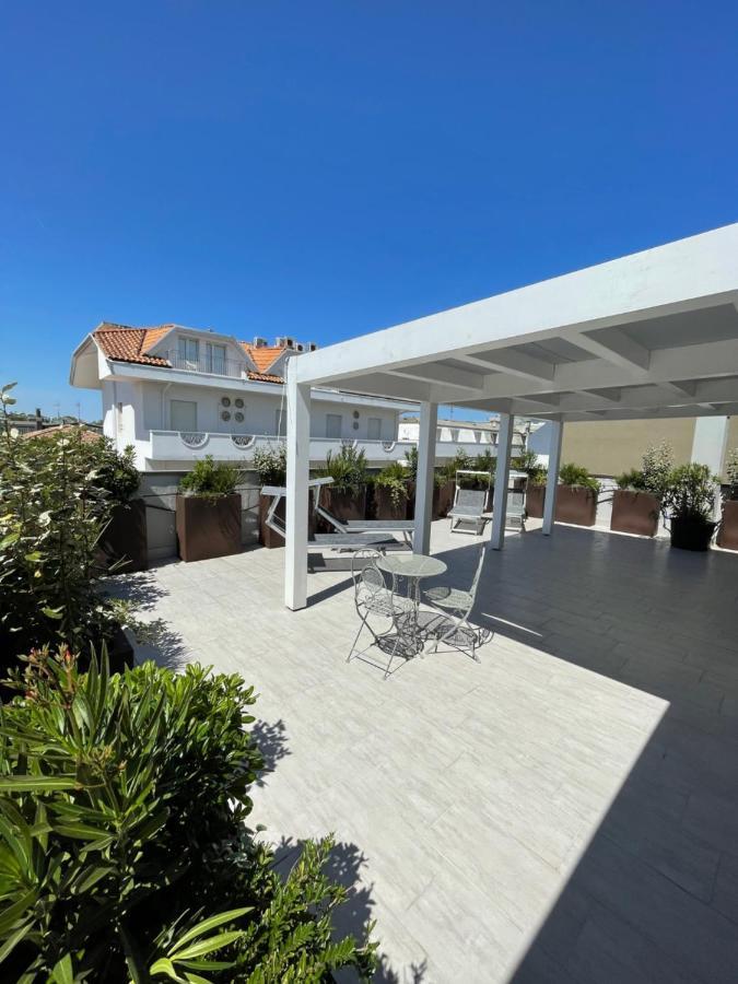 Casa Plauto Attico Senza Cucina Without Kichen Apartment Bellaria-Igea Marina Bagian luar foto